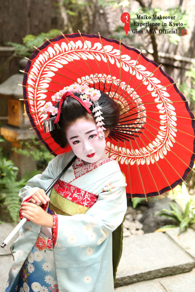 七五三に舞妓体験した娘がハーフ成人式でまたまた舞妓さんに変身しま