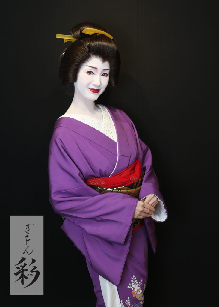 日本の伝統工芸品 】押絵 立体美人画 額装（紫の着物）芸妓 和風飾り