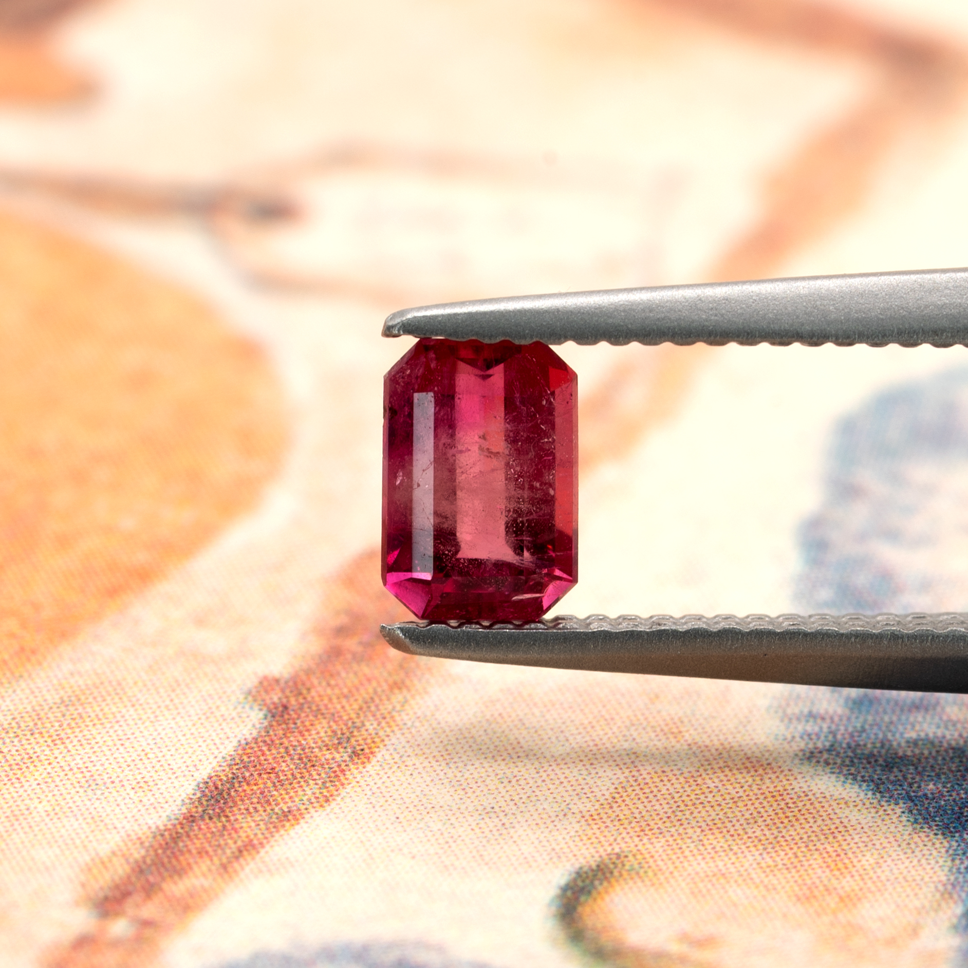 レッドベリル 0.21ct アメリカ・ユタ州産 - Lapica