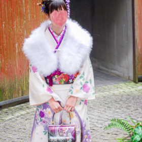 成人式振袖白紫総絞り～前撮り写真 | 着物レンタルなら尼崎武庫之荘Lemon