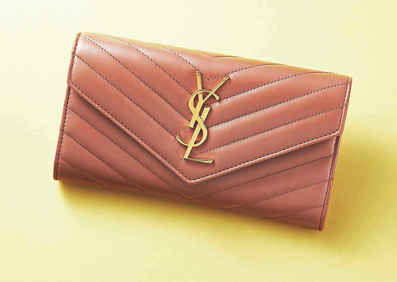 サンローラン】日本限定の長財布で運気アップ！収納力抜群のアイテムを