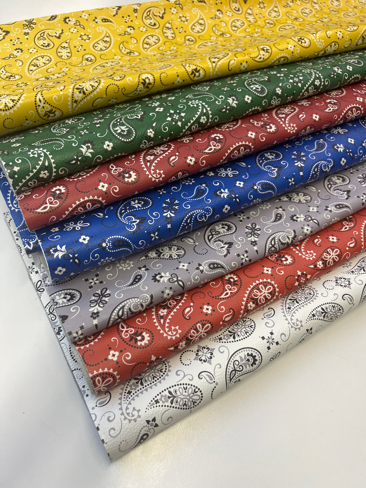 Bandana Paisley Printed Cowhide Leather 3-3.5 oz — Leather Skins