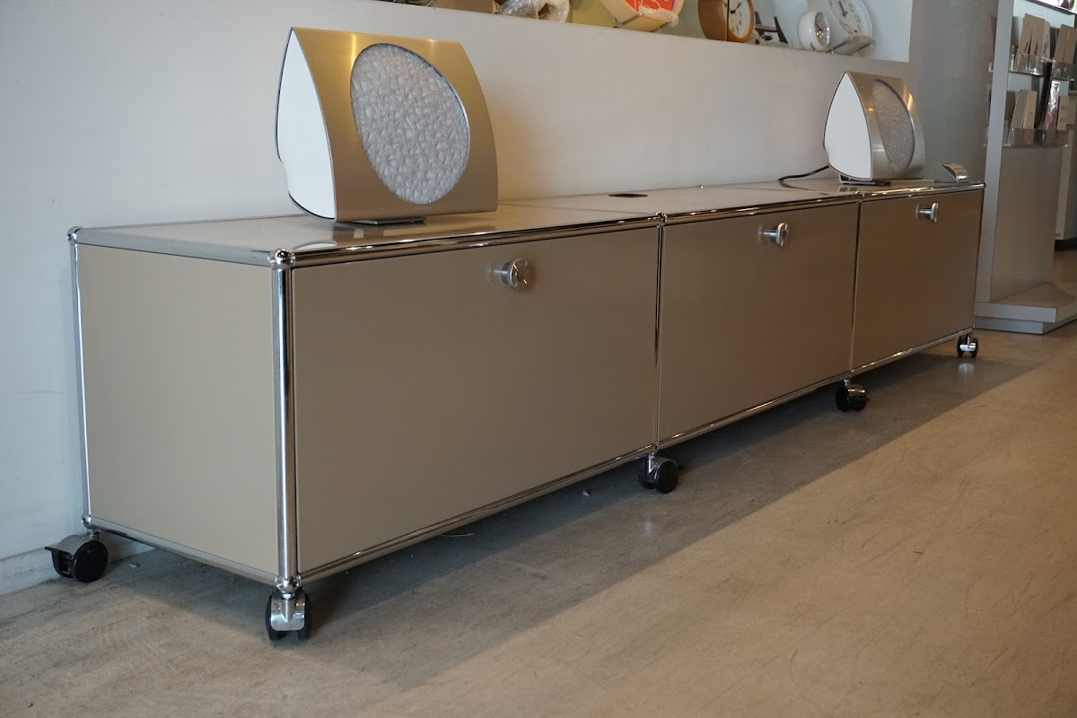 店頭仕様のUSMハラーユニット 渋いベージュカラー - attract official site