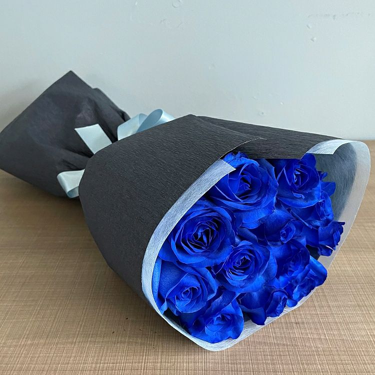 青いバラの花束 ダズンブーケプレミアムローズ 青薔薇12本の青いバラ