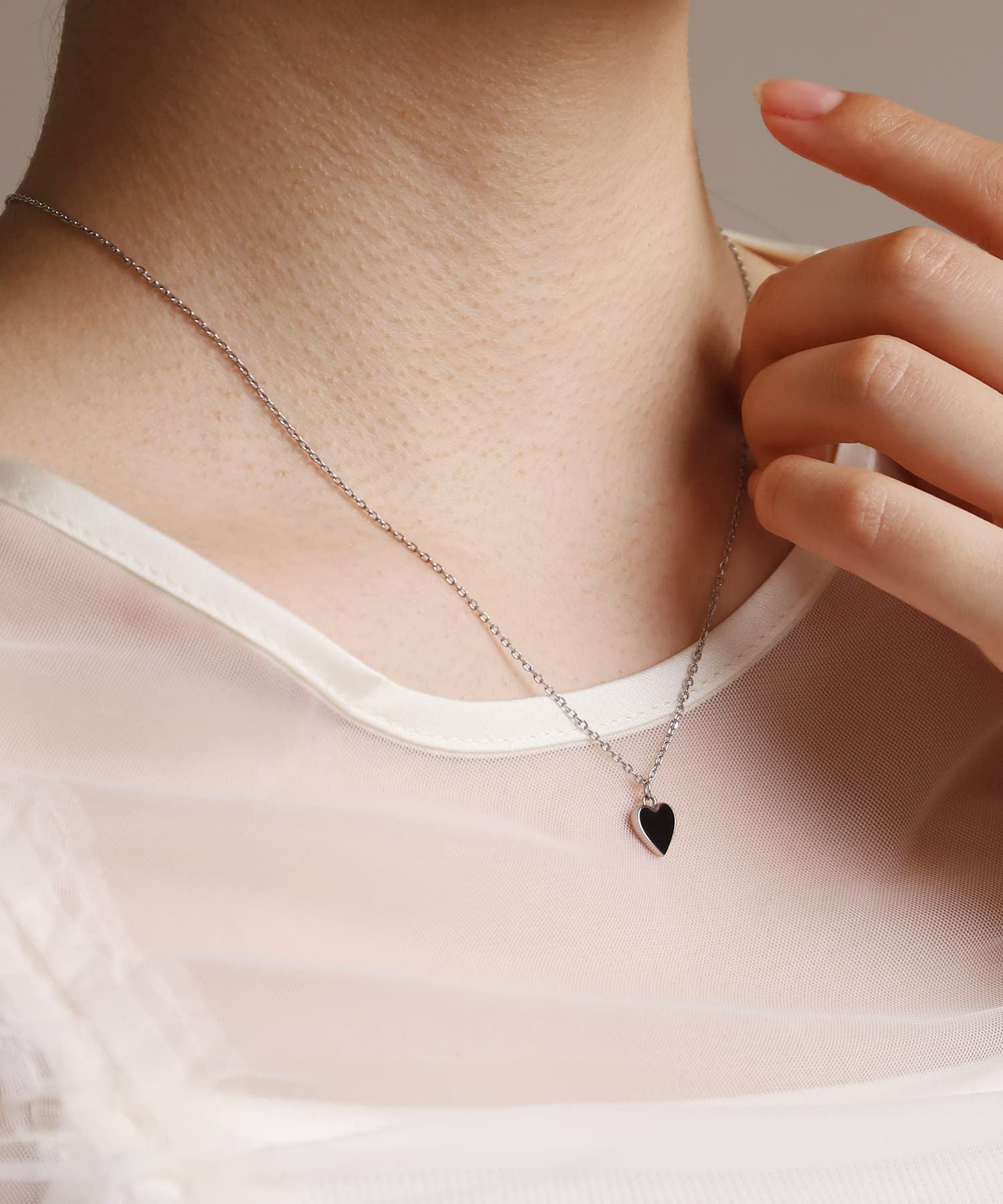 Moment”ハートネックレス/ブラック/シルバー/サージカルステンレス316L