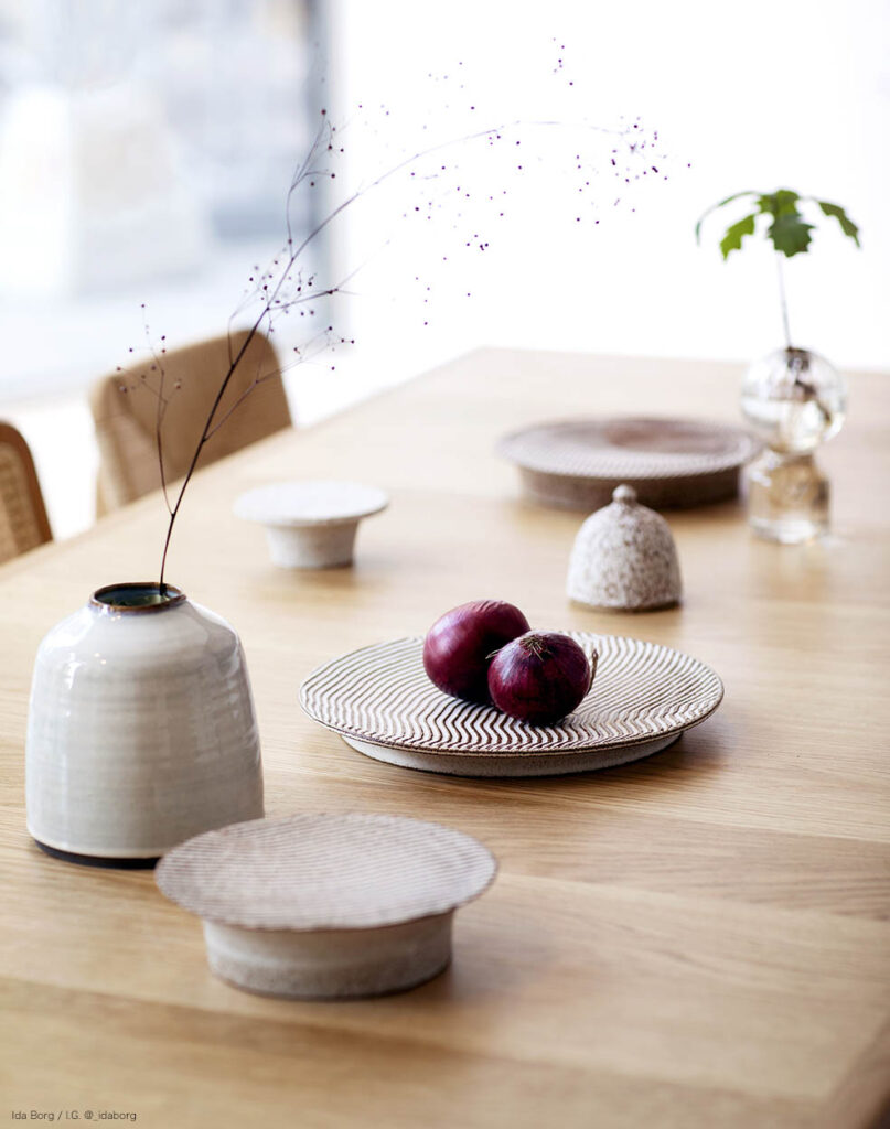 今注目のスウェーデン陶芸家イングリッド・ウンショールドの作品展が中