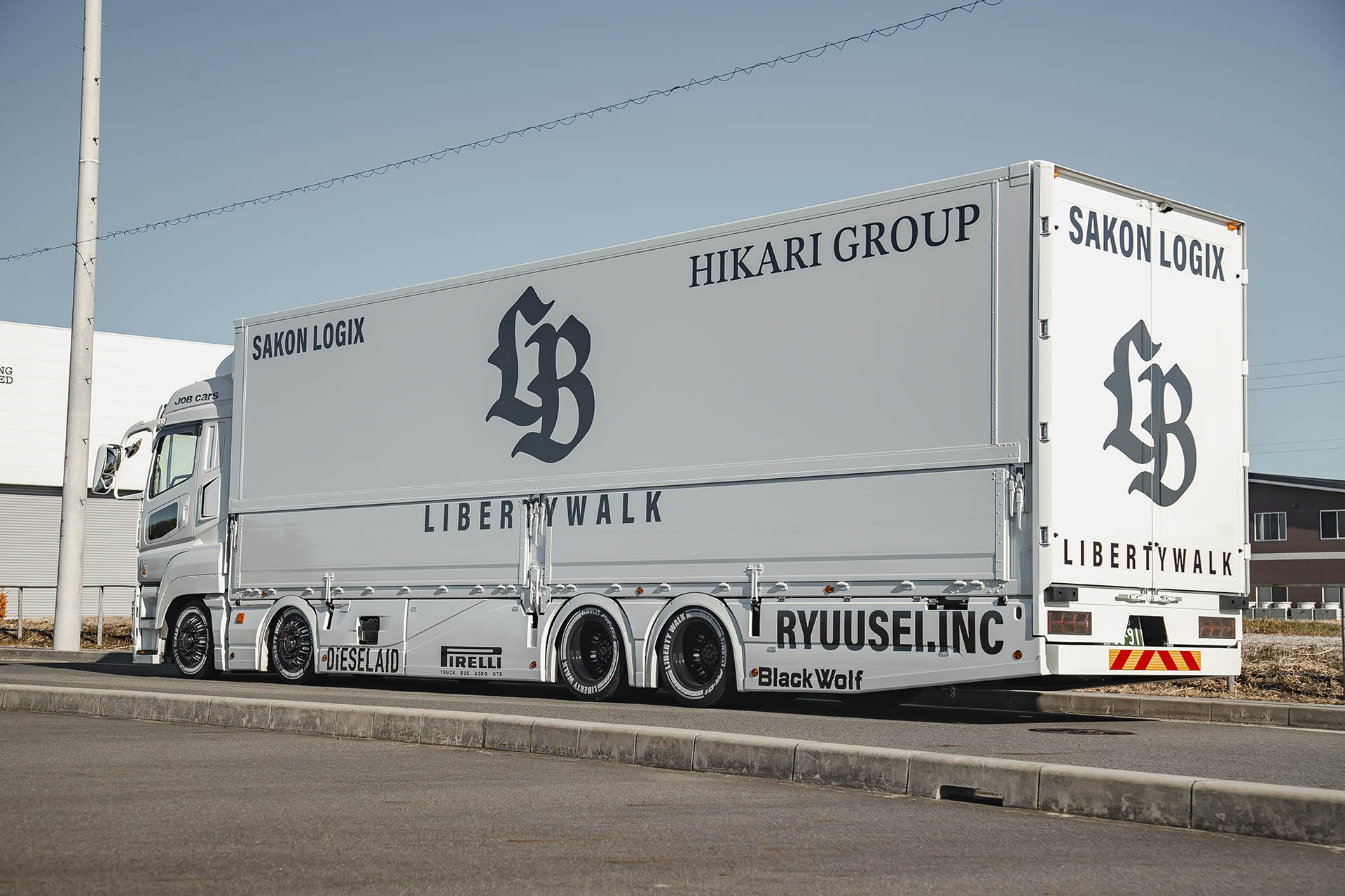 LB-TRUCKS Mitsubishi Fuso SUPER GREAT - LIBERTY WALK | リバティー