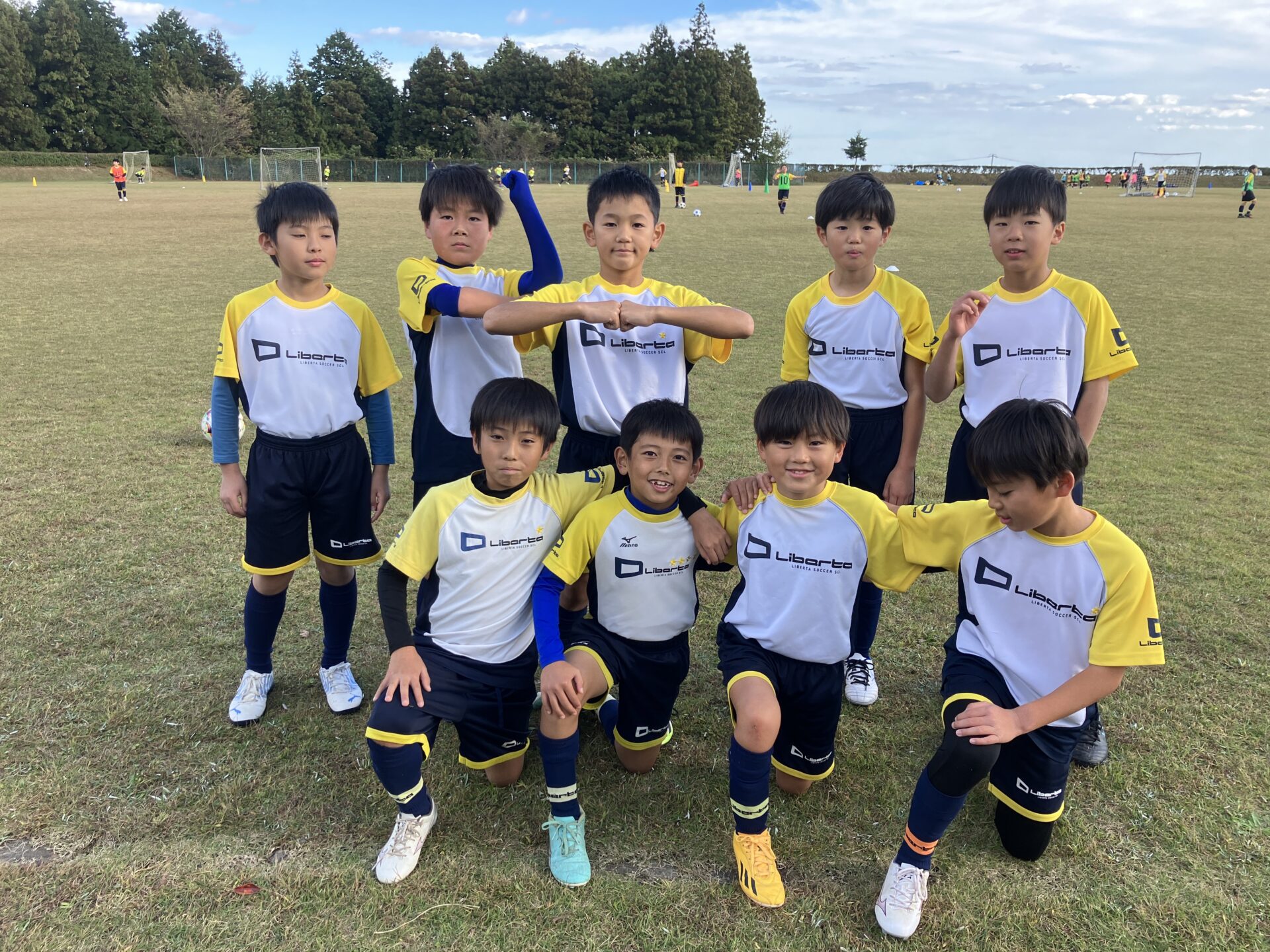 リベルタサッカーユニフォーム リベルタサッカーユニフォーム リベルタ