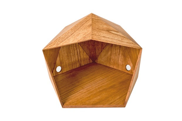 軽くて快適！ 職人が手作りする、 桐製ペット用デザインハウス