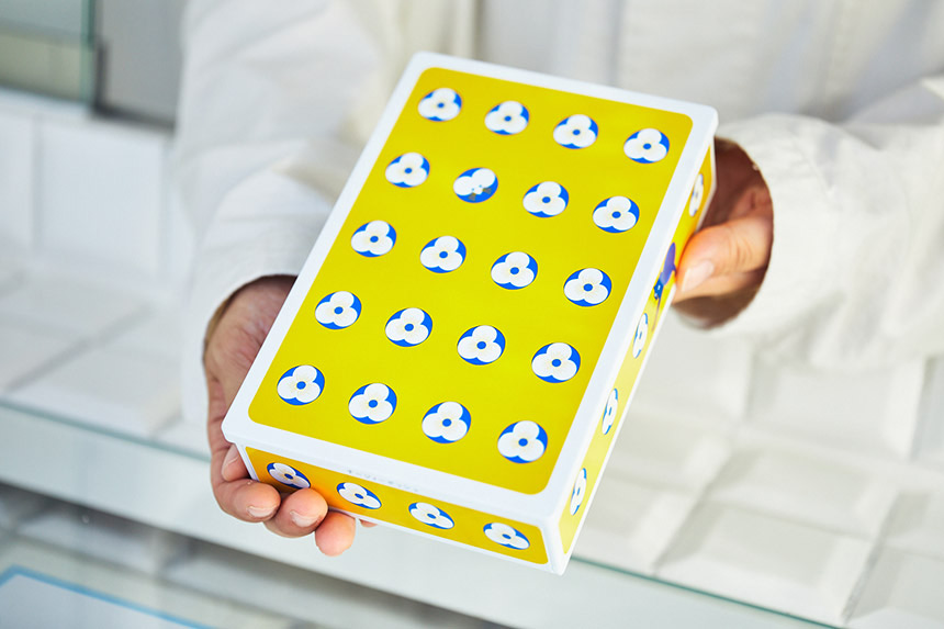 富山の洋菓子工房〈ZAXFOX〉が KIGIと福田里香さんとつくる クッキー缶