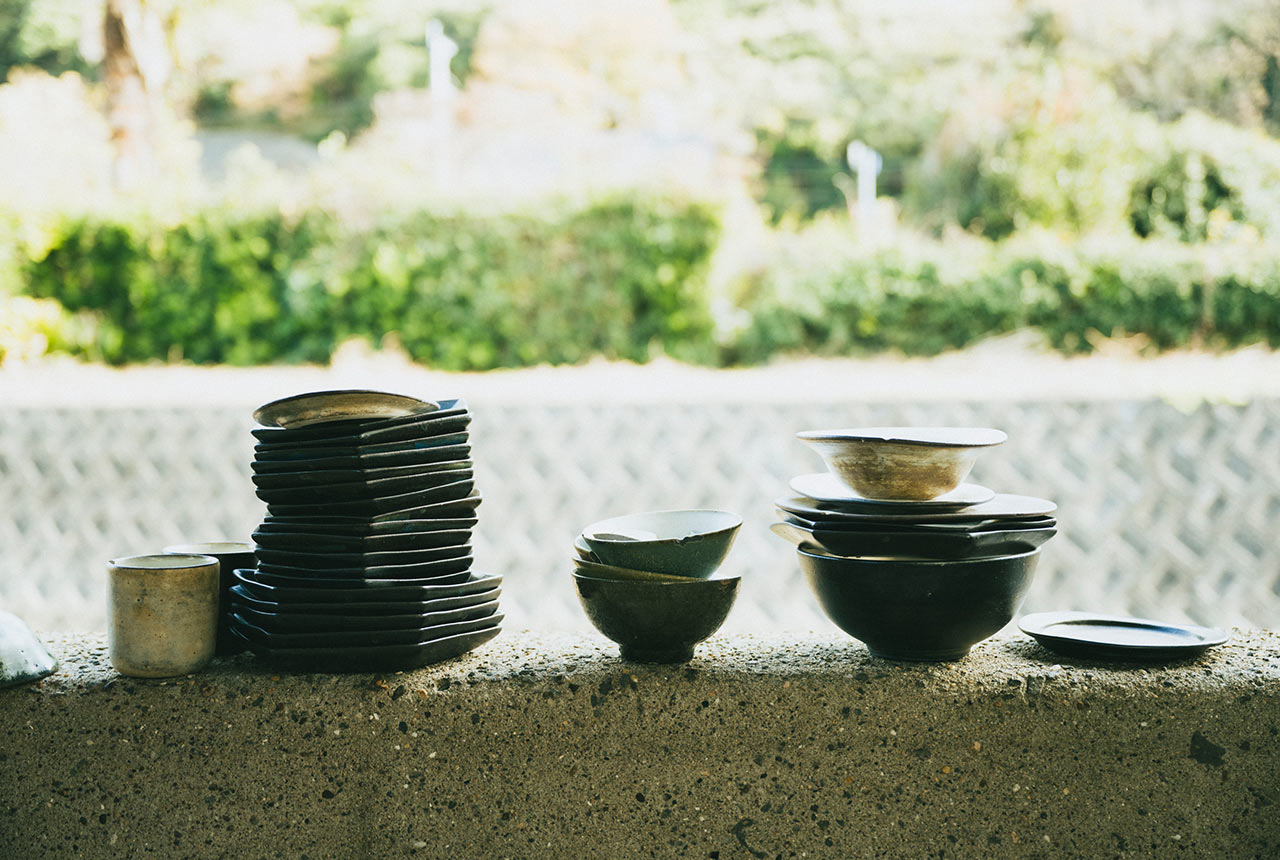 器のギャラリーにカフェも併設。大分県の人気陶芸家の工房へ（edit