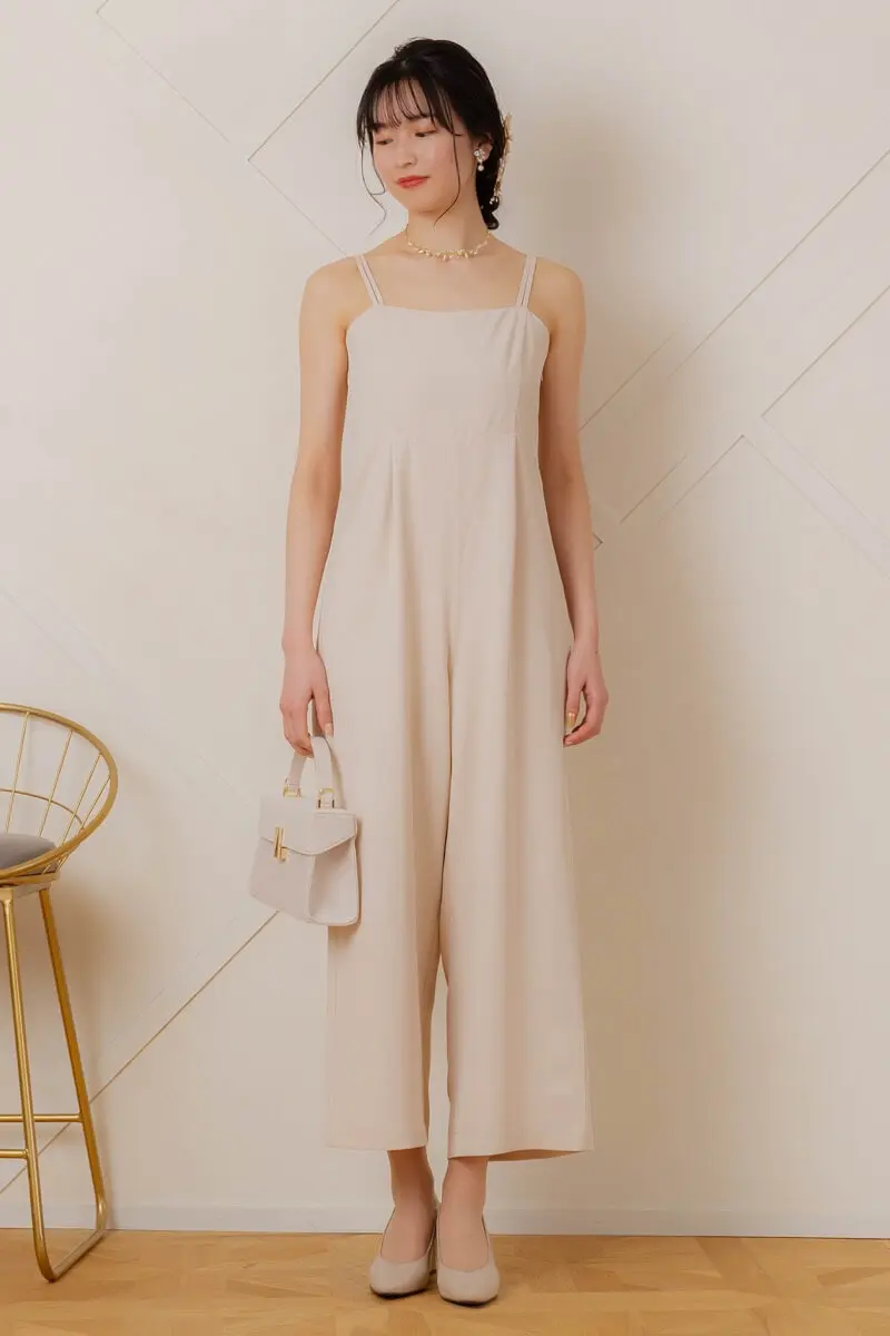 グレイッシュベージュのチュールボレロ付きパンツドレス | SALON by