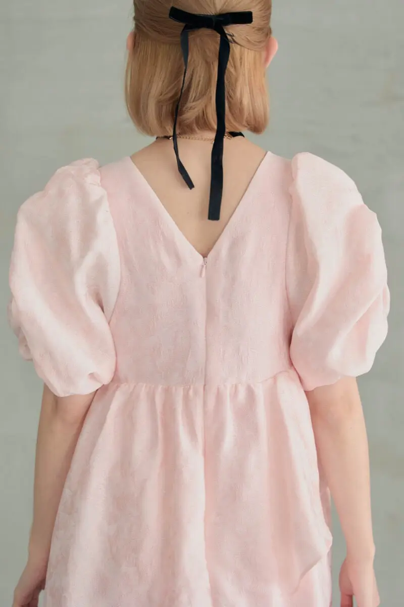 ピンクのバブルスリーブジャガードドレス | ANDRESD | M～マタニティ