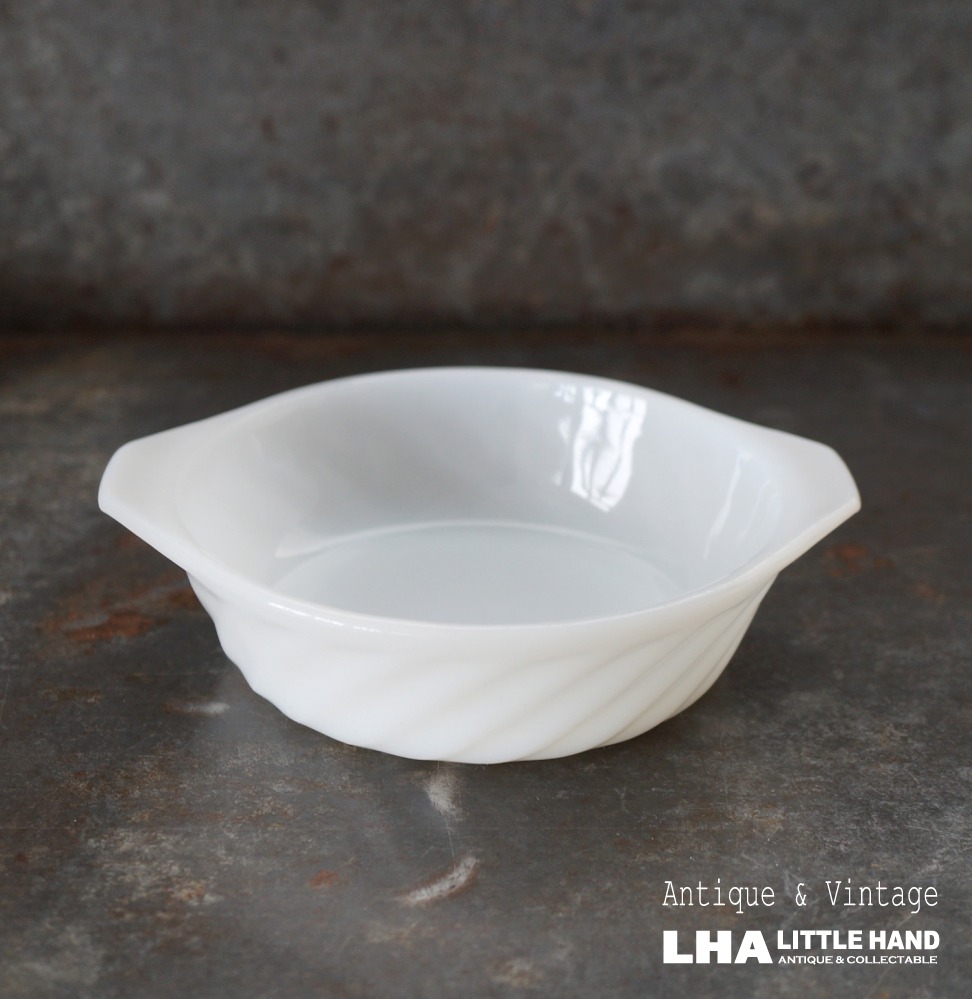 U.S.A. vintage Fire-king White SWIRL Casserole アメリカ