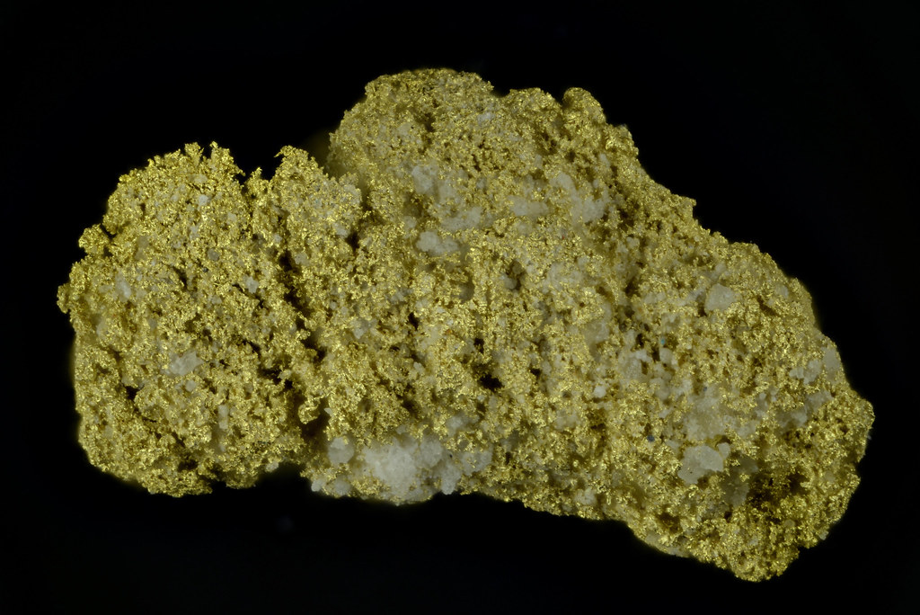 日本の鉱物 北海道初山別村茂初山別川の自然金（砂金）