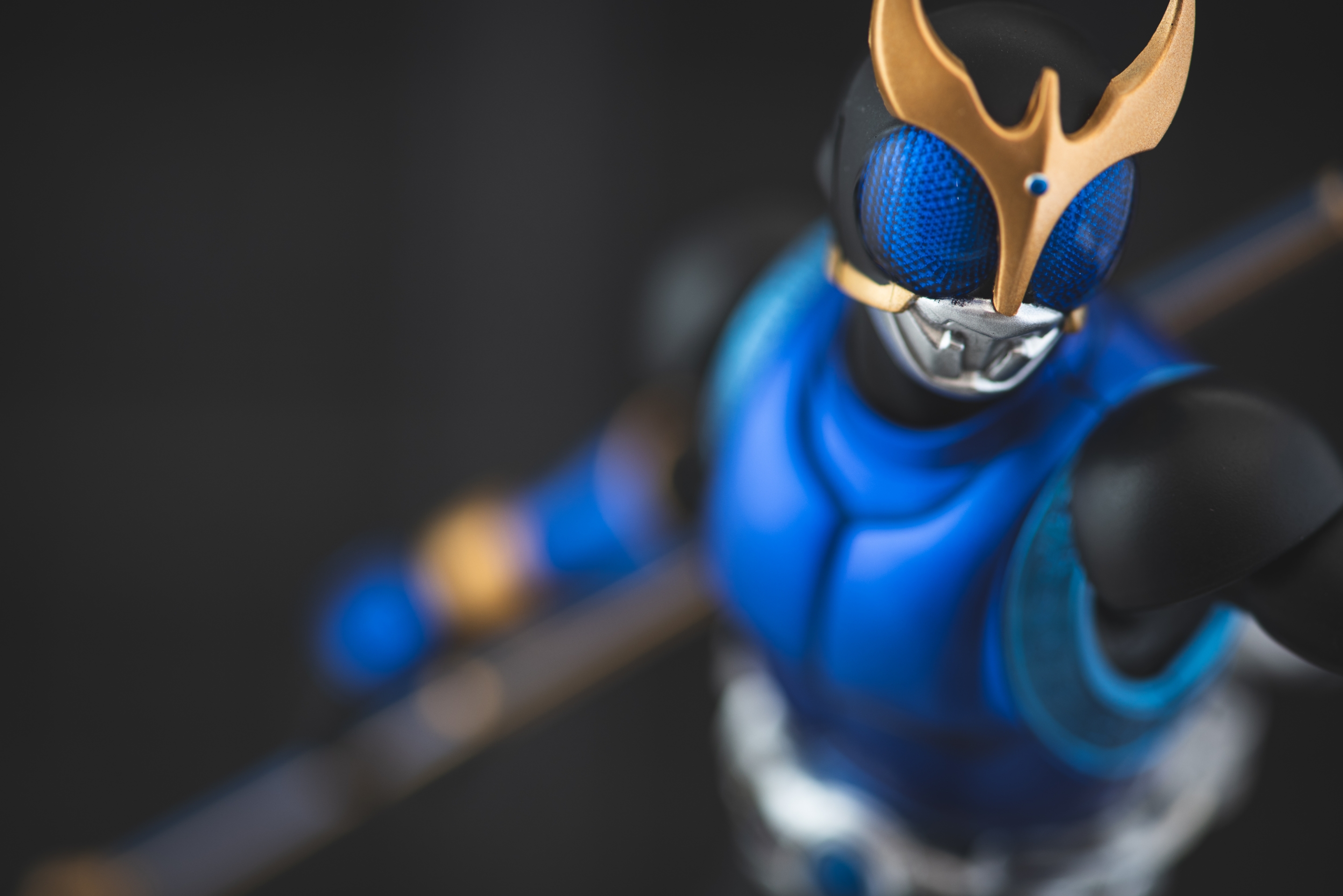 真骨彫製法 S.H.フィギュアーツ 仮面ライダークウガ ドラゴンフォーム