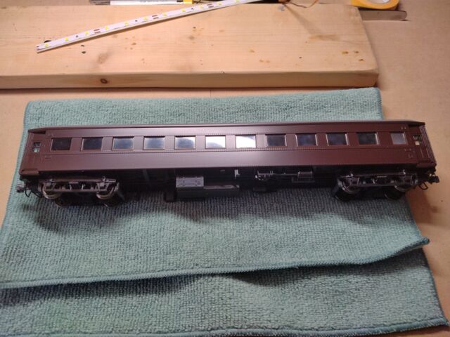 オハフ33・オハ35（茶）KATO HOゲージ 車内灯、着席人形付き KATO鉄道