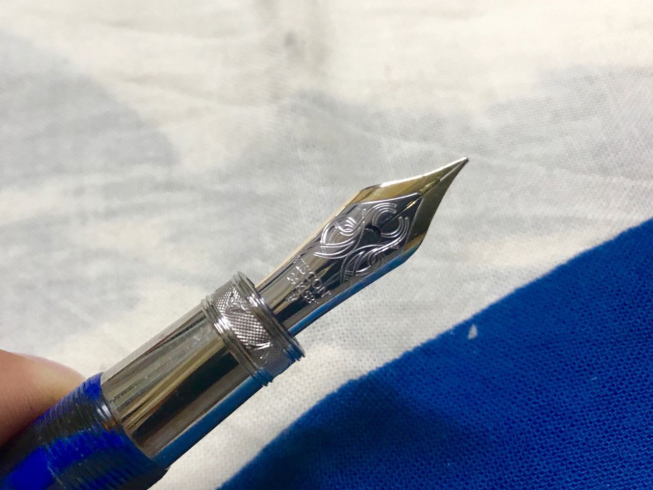 ビスコンティ ヴァン・ゴッホ マキシ バニラ 万年筆 字幅 M