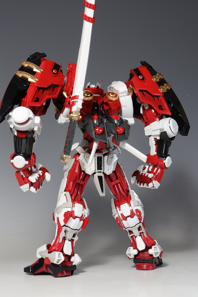 Hi-Resolution Model（ﾊｲﾚｿﾞﾘｭｰｼｮﾝﾓﾃﾞﾙ） ガンダムアストレイ レッド