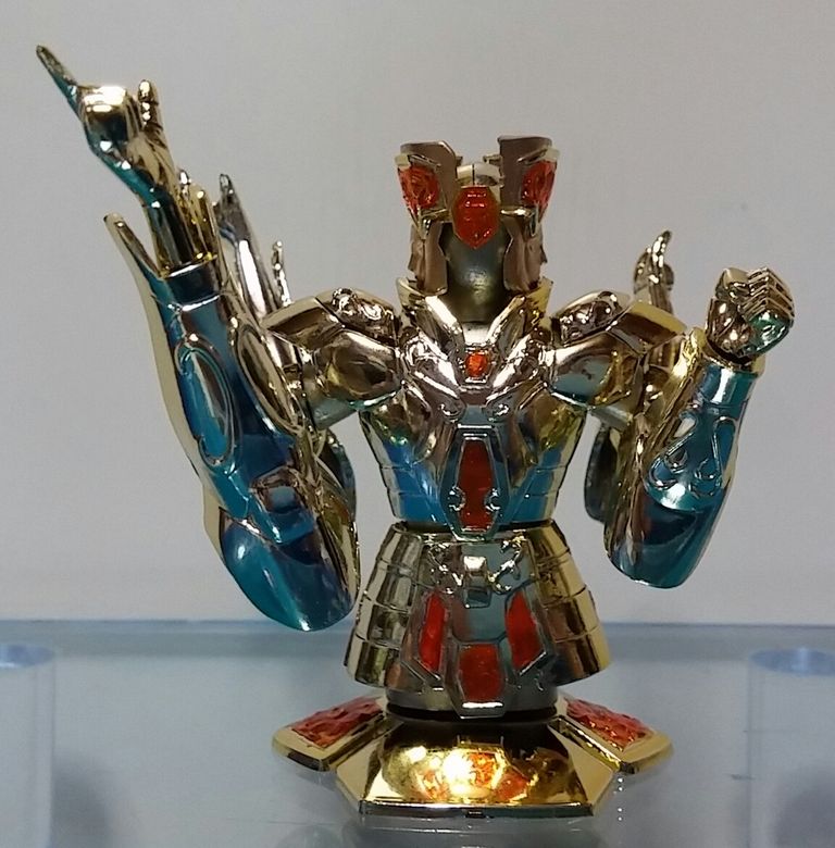 聖闘士星矢 プラモデル 双子座の黄金聖衣 セイントジェミニ クロス