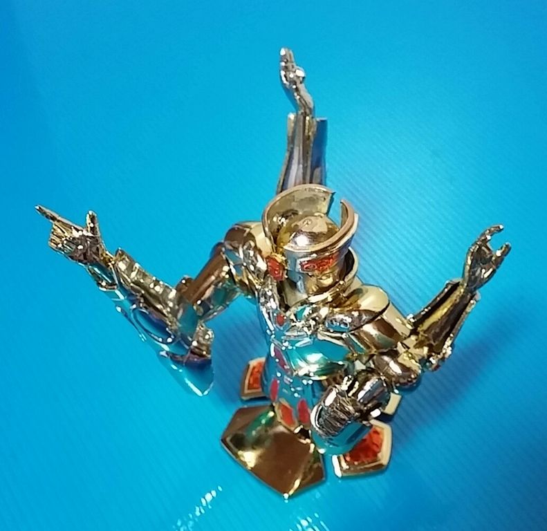 聖闘士星矢 プラモデル 双子座の黄金聖衣 セイントジェミニ クロス