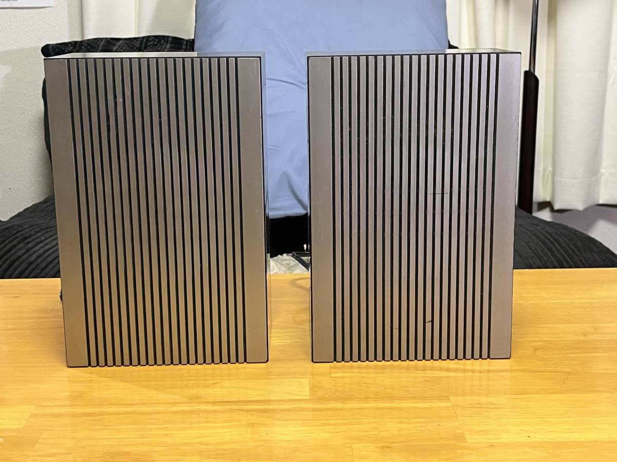 グルンディッヒ type B/s 前面スリットモダンスタイル スピーカー