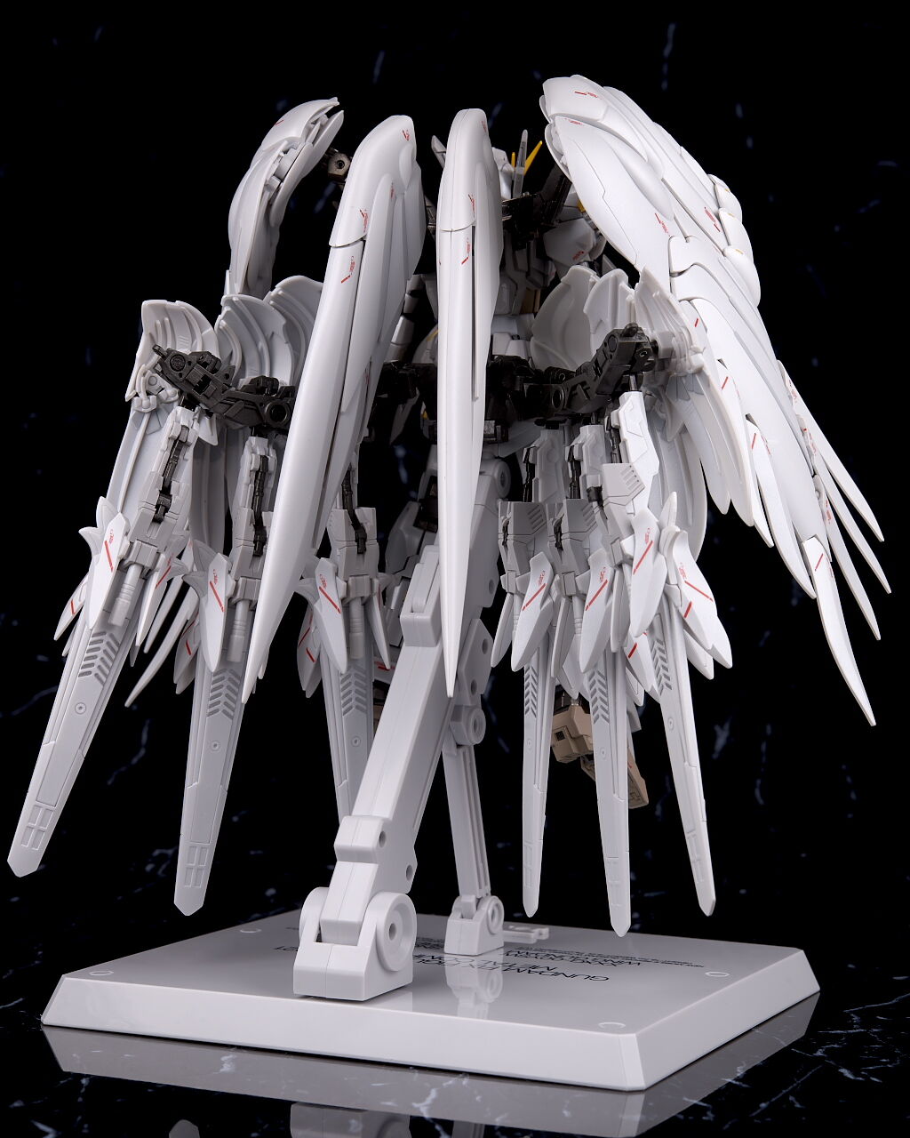 スノーホワイトプレリュード メタルコンポジット 抽選販売】GUNDAM FIX