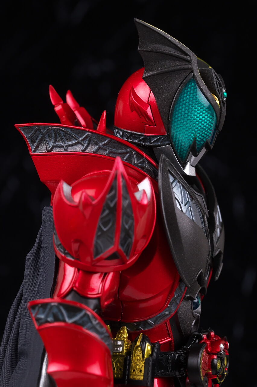 s.h.figuarts 真骨彫製法 仮面ライダー ダークキバ フィギュアーツ