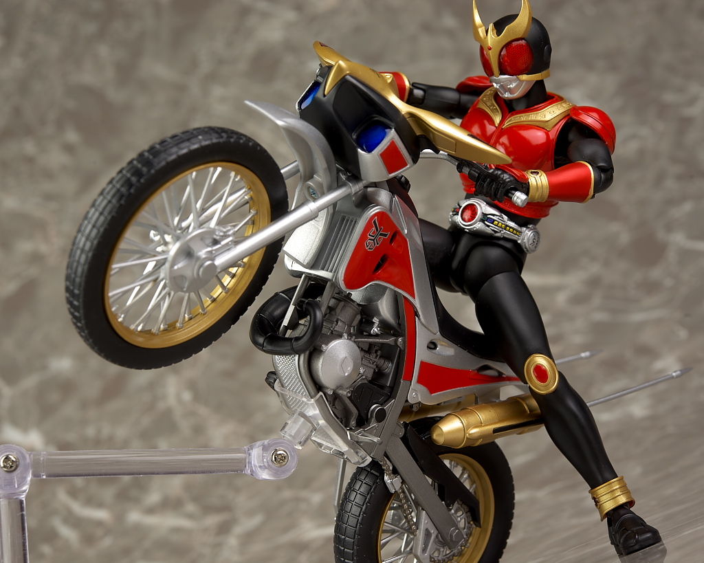 S.H.フィギュアーツ トライチェイサー2000 レビュー : はっちゃか