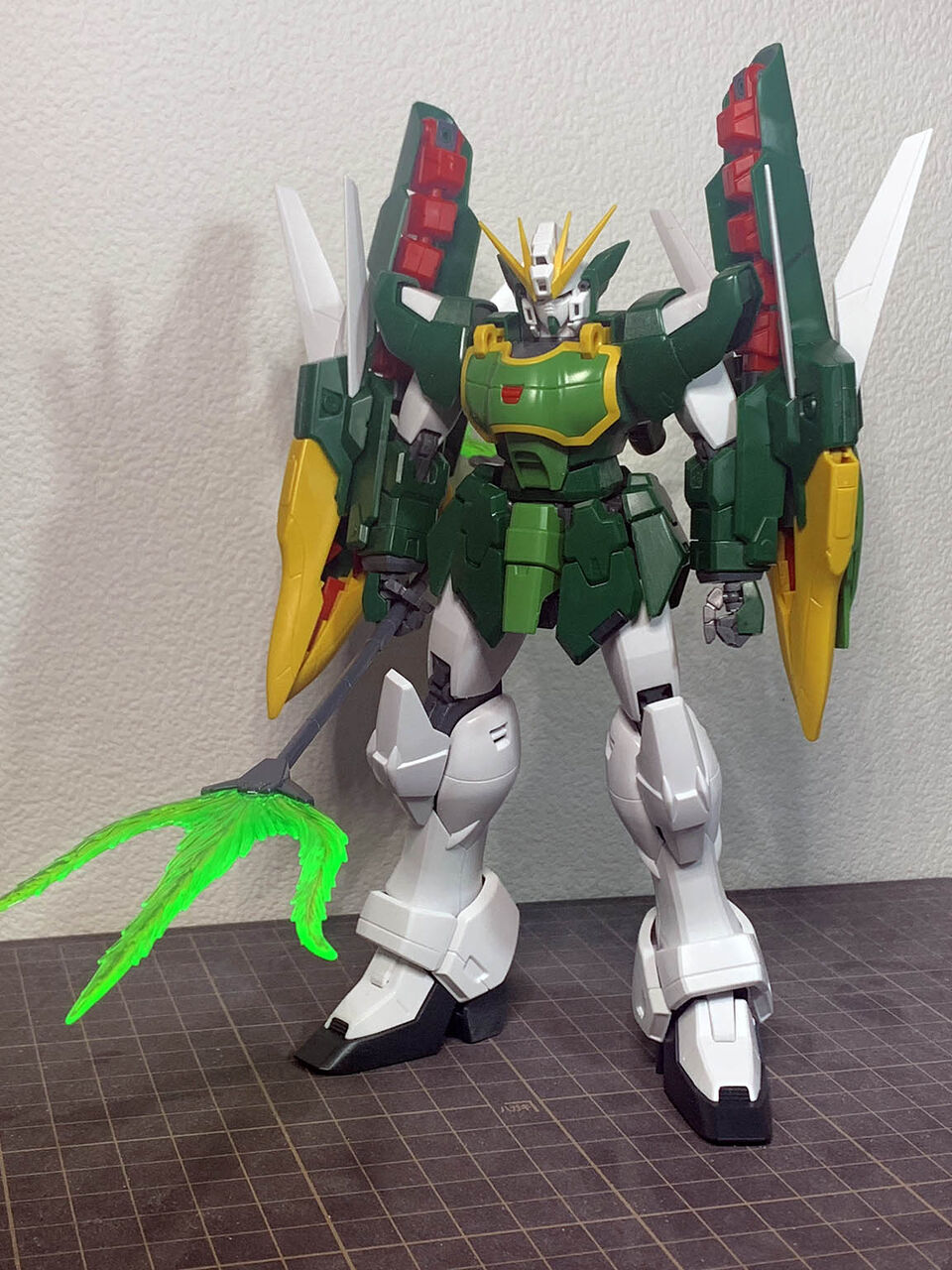 MG アルトロンガンダムEW その1（2022年03月01日） : 積み、組み、塗る