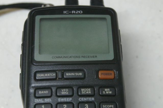ICOM IC-R20 電源が入らない : JHGのブログ