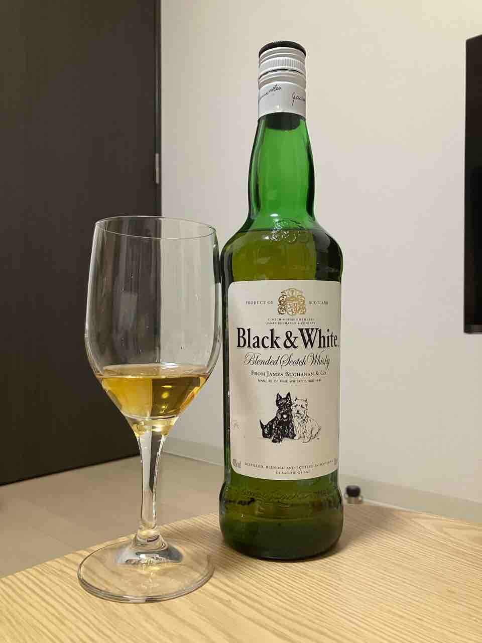 未開栓]Black&White スコッチウィスキー 古酒 Black&White (ブラック