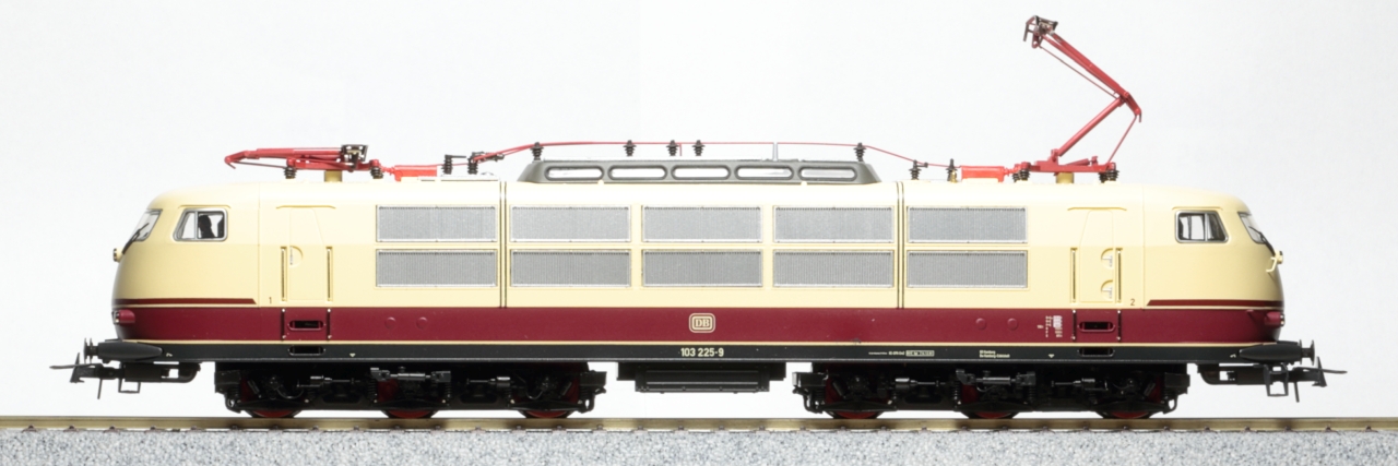 DB103電気機関車（DCCサウンド）＋TEEラインゴルト風客車7両セット