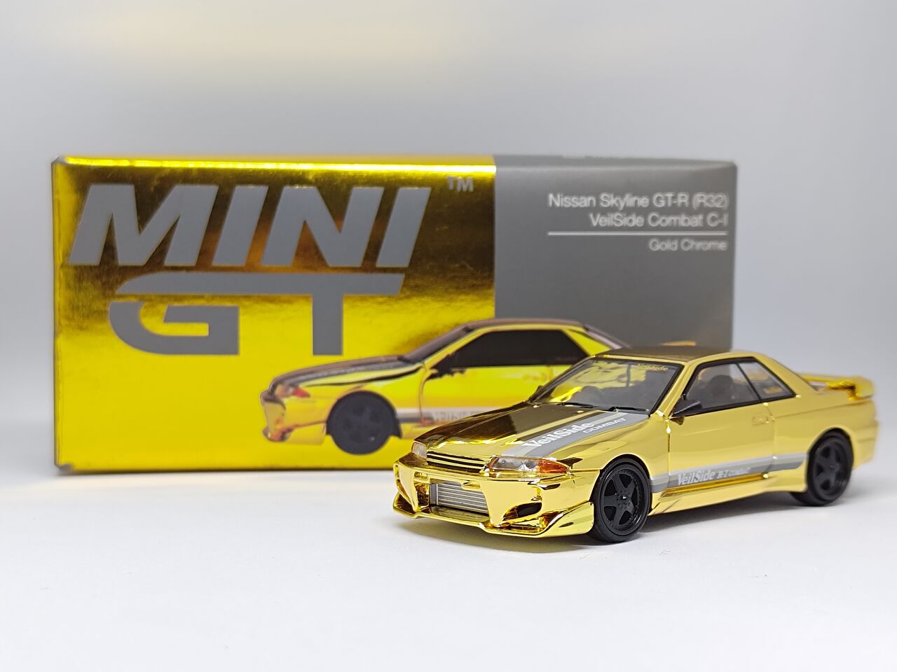MINI GT NISSANスカイラインGT-R VR32 ゴールド Amazon | MINI GT 1/64