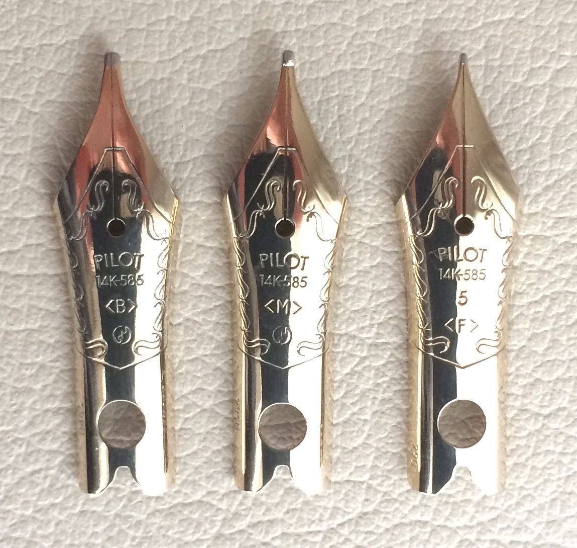 PILOT CUSTOM URUSHI 研究 番外編（中） ルーツを辿る : スティロ プリュム