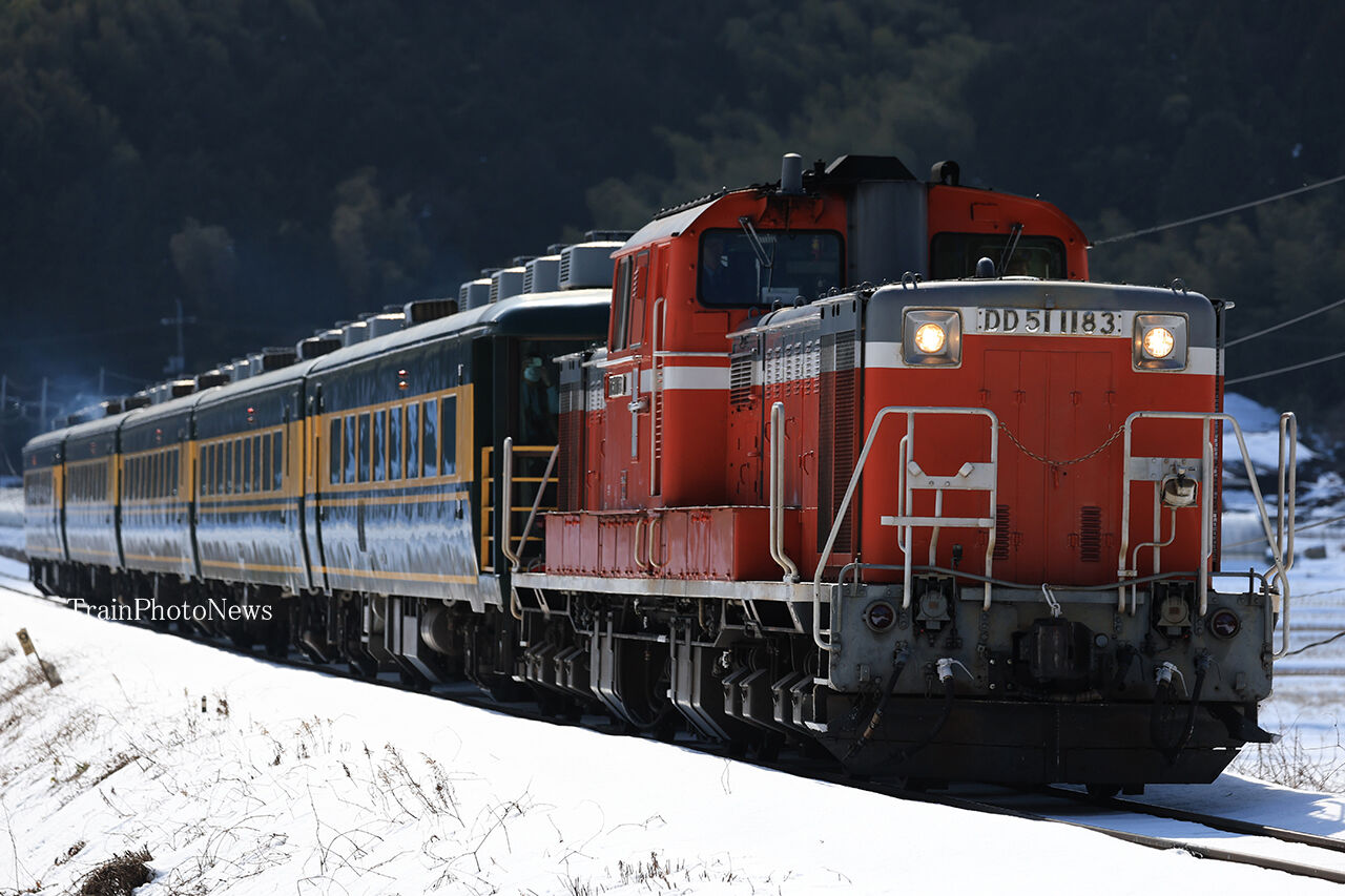 サロンカーなにわ 5両 2025/2/24運転 サロンカー日本海 : TrainPhotoNews