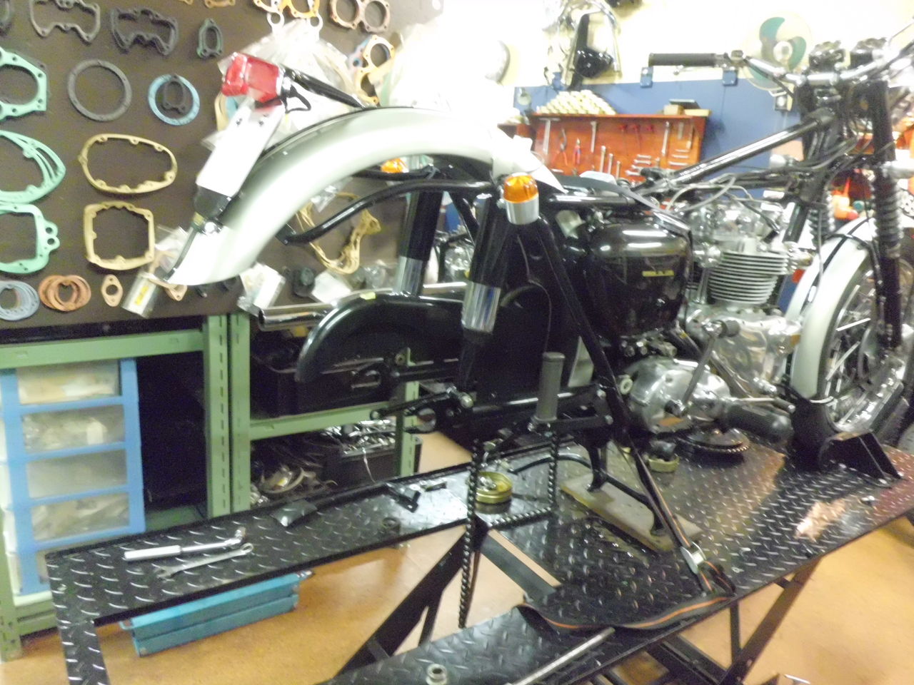 ビンテージ英車タンク不明BSAレストアベース SOLD – BSA B31 vintage