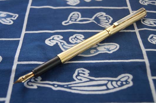 ダンヒル 14Kペン先 ゴールド 万年筆（箱付き） ダンヒル 14K 万年筆