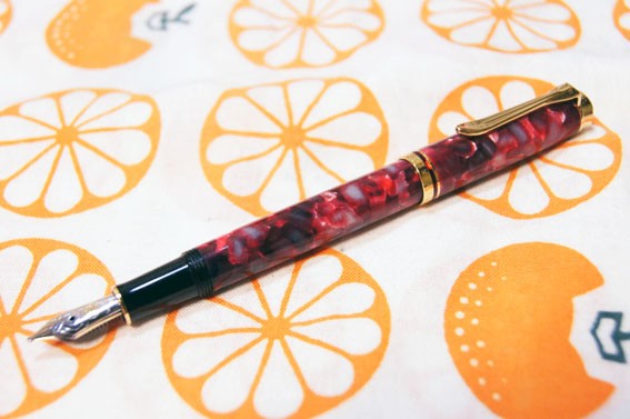 ペリカン M320 Ruby Red 太字B Review: M320 Ruby Red (2010) - The