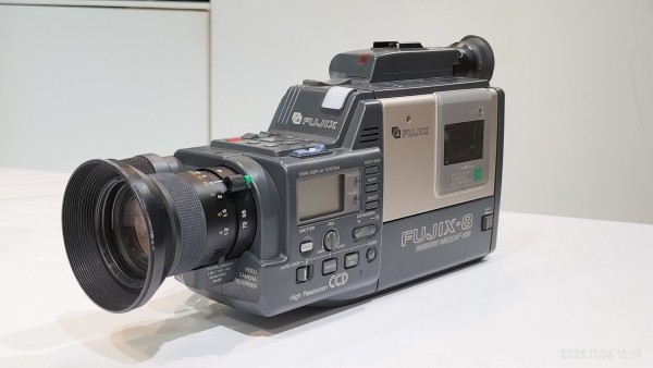ガンダム ビデオカメラ PXW-Z300 | 映像制作機器 XDCAM／NXCAM | ソニー