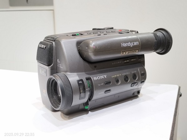 2457番 SONY 8ミリビデオカメラ デジタル8 DCR-TRV735 【公式通販】