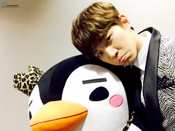 2PM ジュノ 皇帝ペンペン 公式 特大ぬいぐるみ K-POPアーティスト2PMの