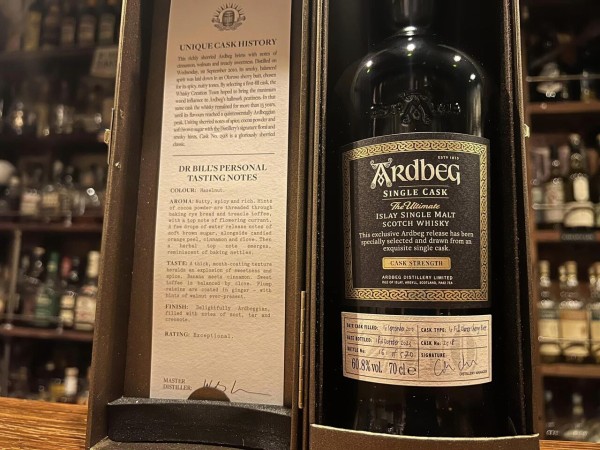 ☆アードベッグ シングルカスク#2518（60.8%） : Caamm Bar (カームBar