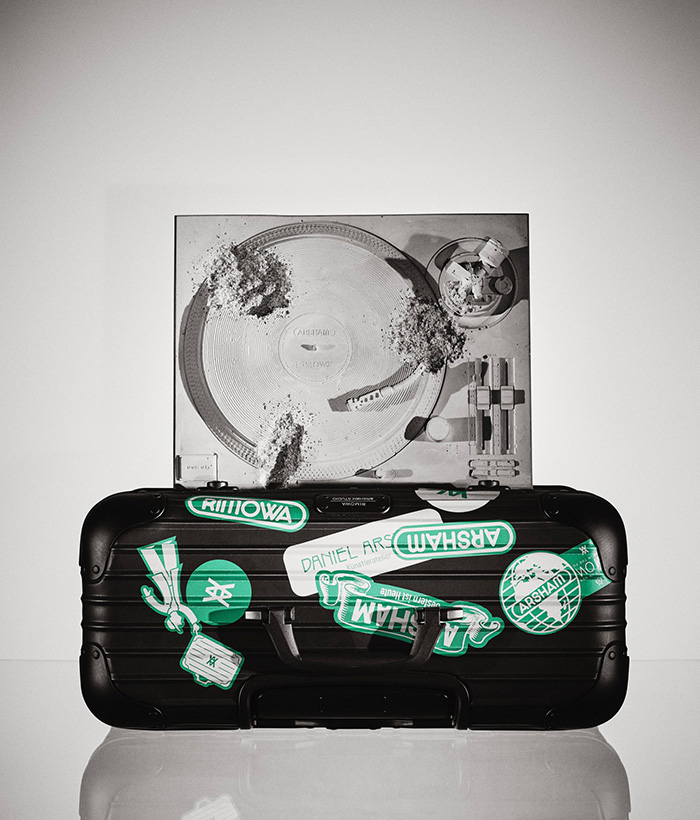 リモワ × ダニエル・アーシャム コラボ第2弾はパイロットケースと彫刻