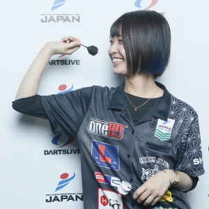 まさ】ブラックホールくじ 三浦歌織プロ A賞&B賞セット 日本ダーツ祭り