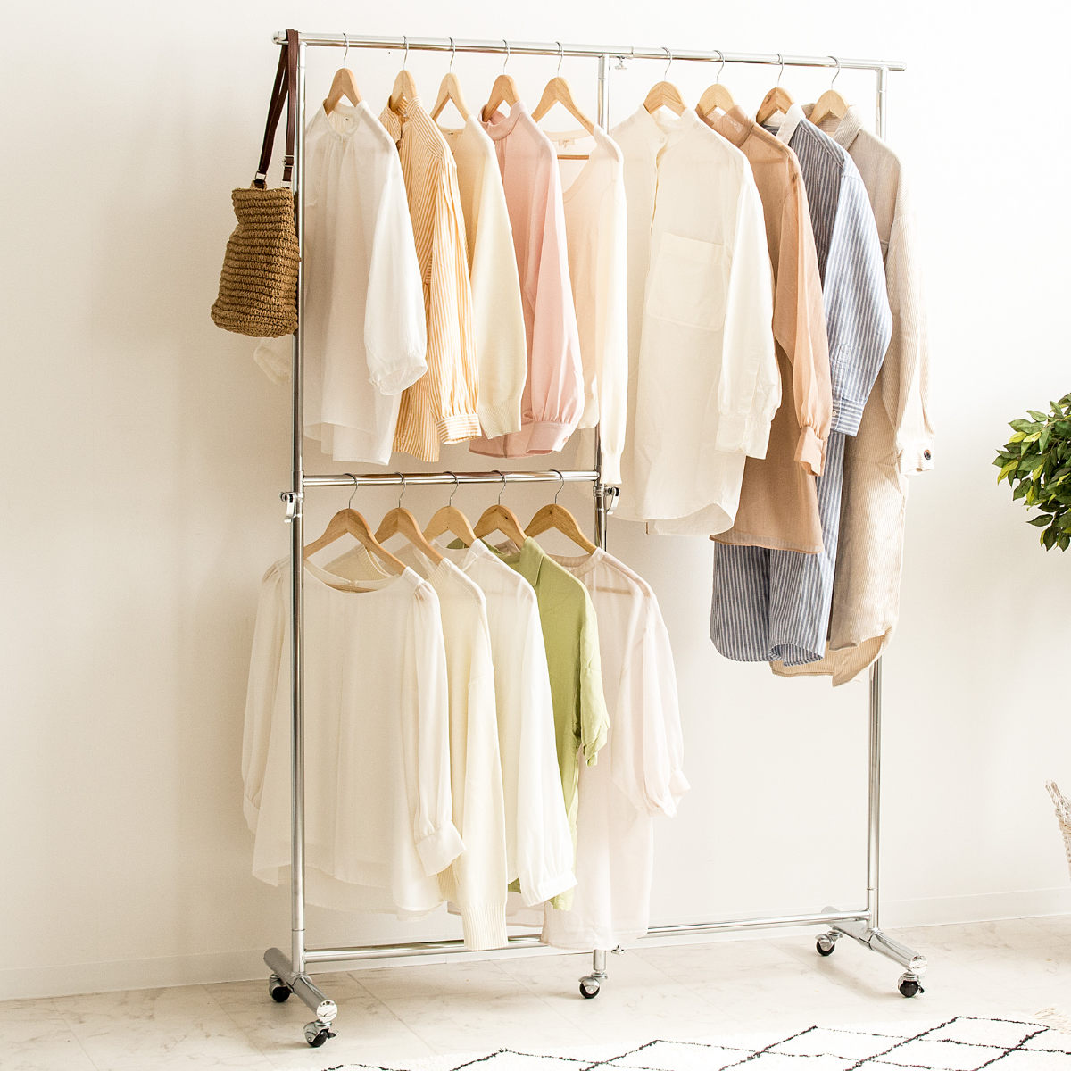 新品□傾斜ハンガーラック白ホワイト高さ調節可能ファッション