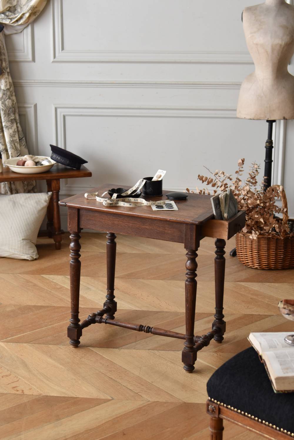 GMIH125◯西洋 アンティーク サイドテーブル コーヒーテーブル 花台