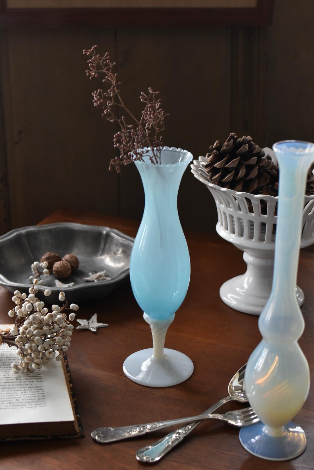 フランスアンティーク オパリンガラスの一輪挿し 花瓶 グラス 花器 花