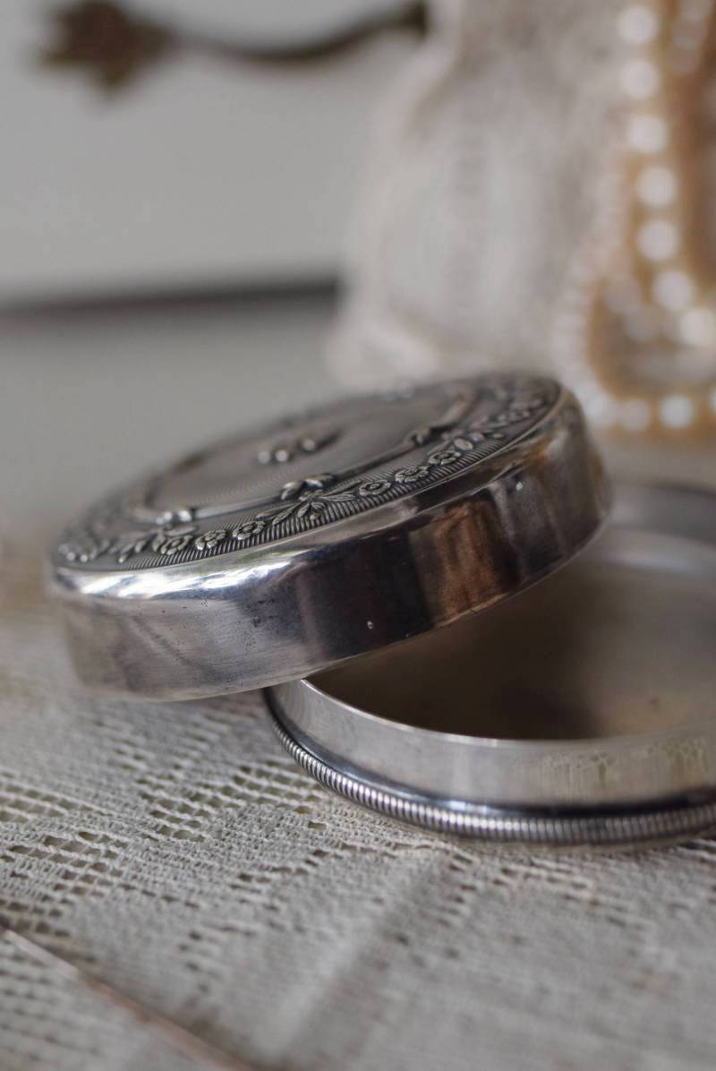 シルバー雑貨 アンティークピルケース.silver 小物入れ フレンチ雑貨
