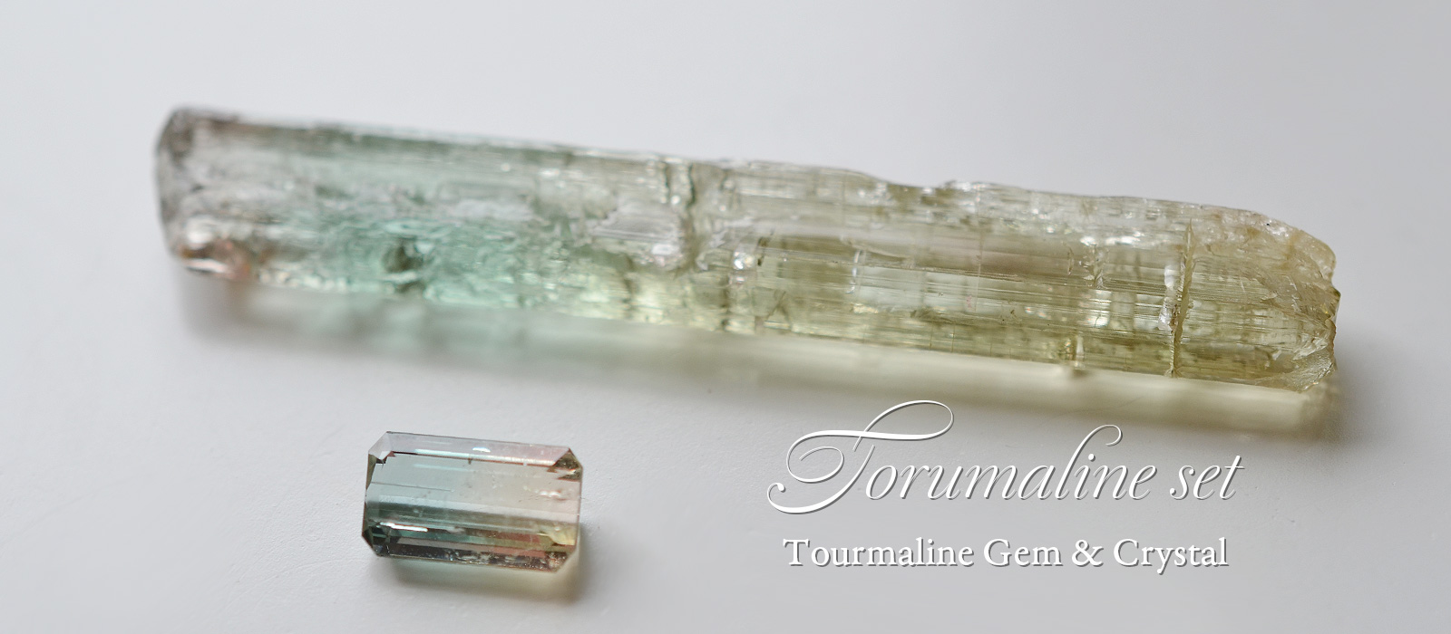 バイカラートルマリンライトブルーイエロー ルースと原石セット| LOTUS